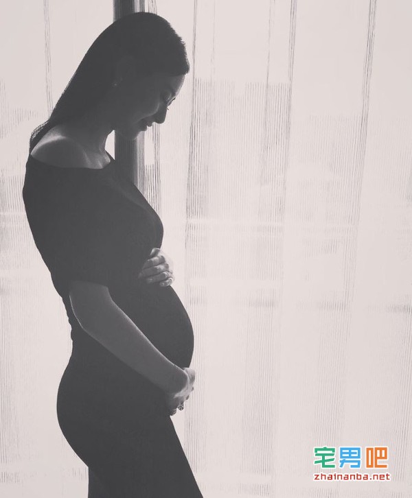 曾经的“兽兽门”女主角翟凌大家还记得吗?人家现在已经怀孕了。 车模 翟凌 兽兽门 兽兽