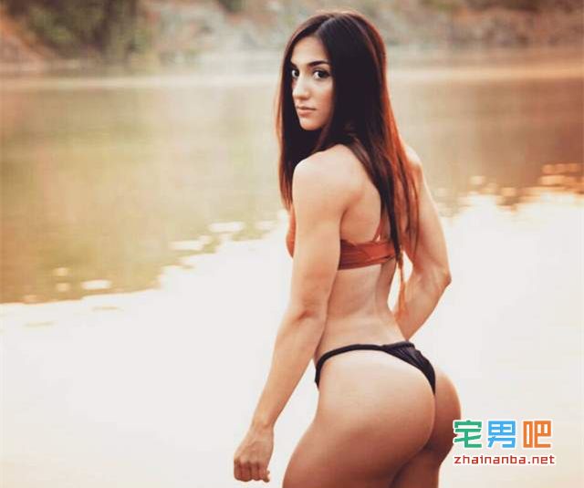 大家感受一下来自乌克兰的健美模特「Bakhar Nabieva」的身材 模特 乌克兰 Bakhar Nabieva