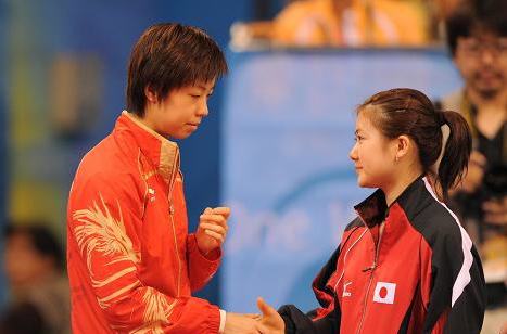 再这样下去,国际上就没人和中国玩乒乓球了... 乒乓球