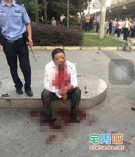 成都双流温哥华花园杀人视频 肠子都掏出来了 血腥慎入! 杀人视频