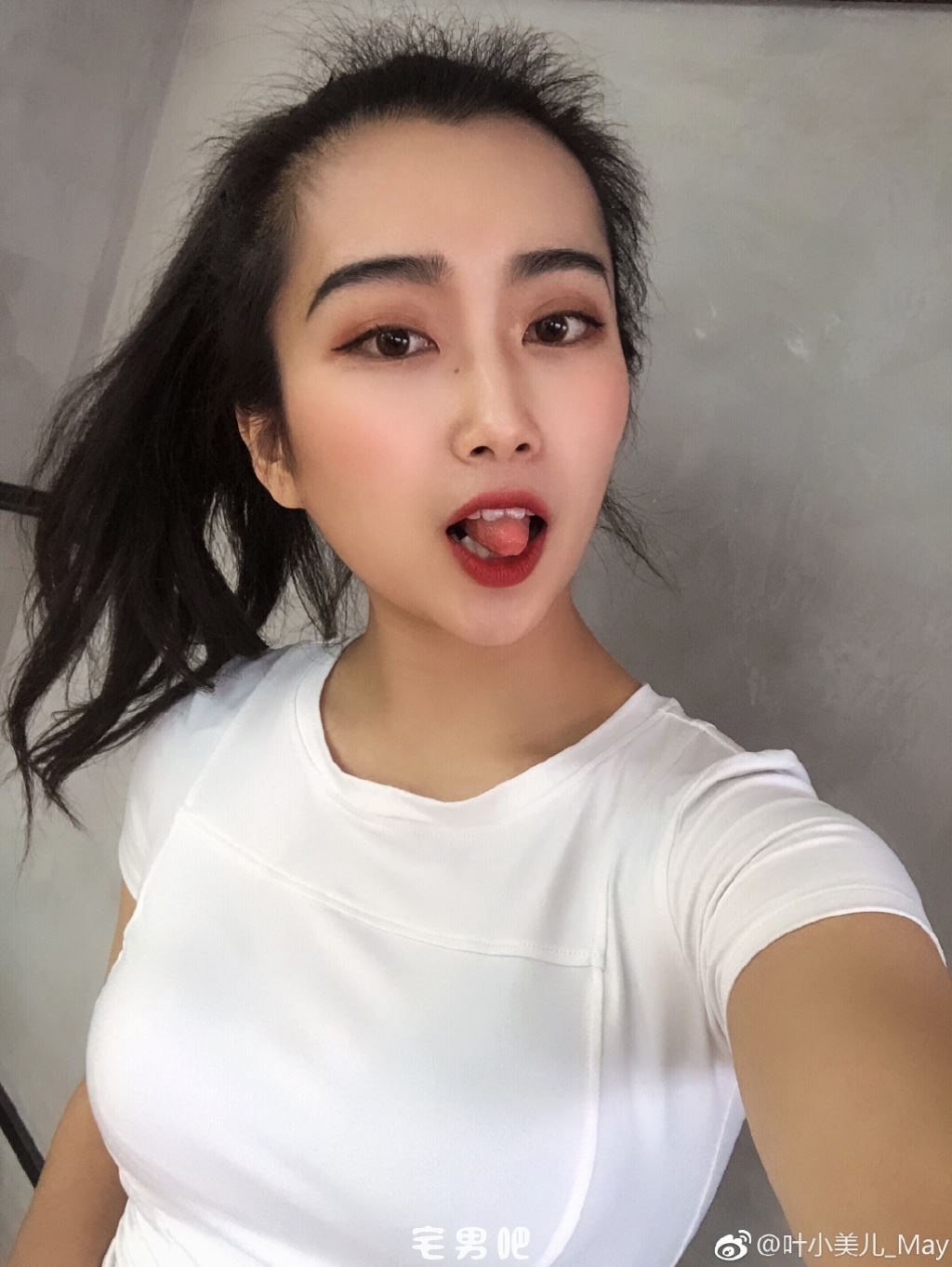 今日妹子图 20190507 微博上的健身小姐姐 @叶小美儿_May - 壹忧舍