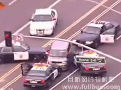 美国大妈与警车飚车狂, 新郎为躲闹洞房坠亡霉 - 壹忧舍