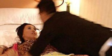 租女友回家致怀孕 3000一炮有点贵 - 壹忧舍