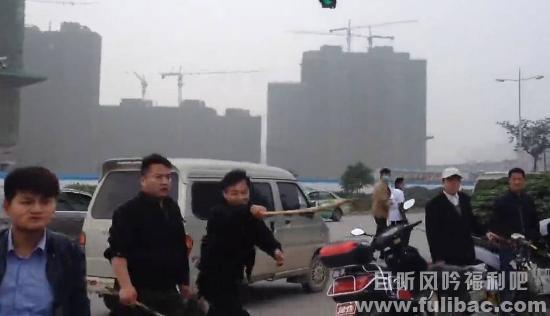 开发商召人围殴业主