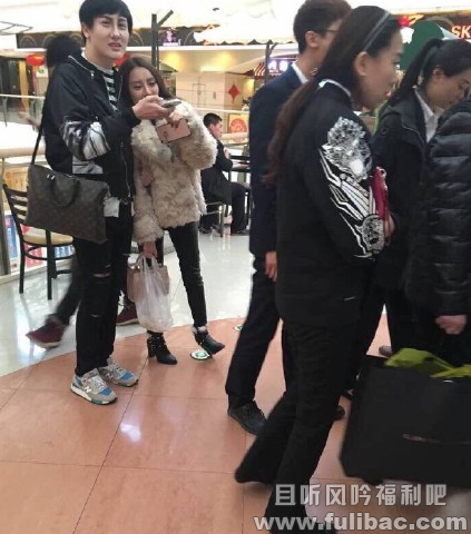 图片[4] - 蛇精男逛街被拍很自豪 尖下巴都能戳死人了|蛇精男|刘梓晨 - 壹忧舍