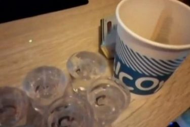 陕西大哥买火车票刷错40次验证码 他最后扇了12306几耳光 - 壹忧舍