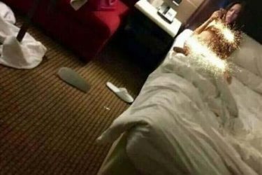 疑似马蓉与经纪人宋喆床照曝光|门事件 - 壹忧舍