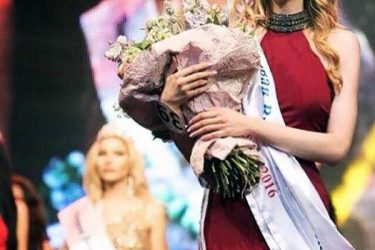 为攒学费迪拜卖身 女生遭教师性侵 - 壹忧舍