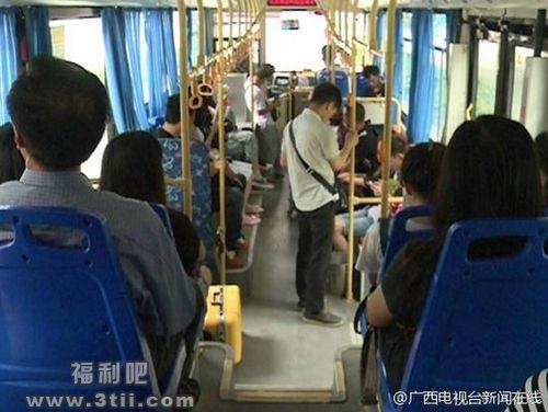 公交袭胸称想女人