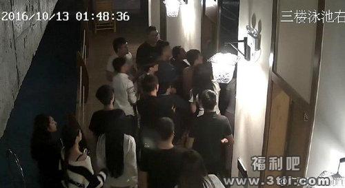 亲热声太大被围殴