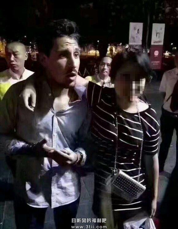 成都九眼桥事件 女的老外野战竟然没爽够