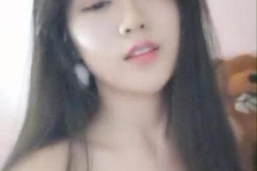 超漂亮美女主播苏然椅子上手指疯狂操作 - 壹忧舍