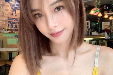 钢琴女神李元玲胸前惊现神秘小晕点 - 壹忧舍