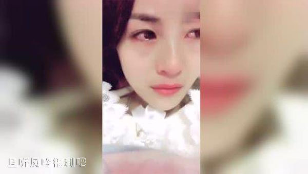 女教练半夜痛哭 朋友劝解太吵与物业保安发生冲突 - 壹忧舍