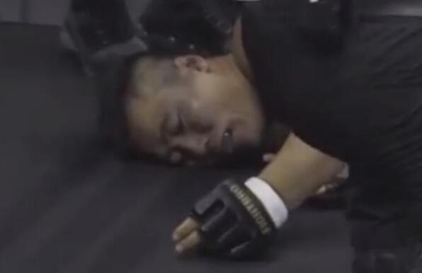 咏春大师74秒被KO