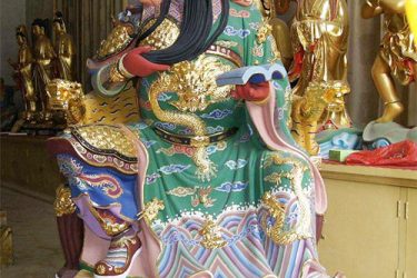 男子看中寺庙关公像偷走放家中供奉 - 壹忧舍