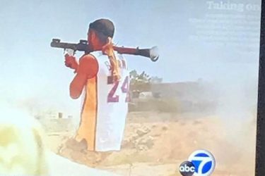 最硬核科蜜 身穿科比球衣肩扛RPG曼巴精神无处不在 - 壹忧舍