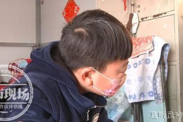 母亲流着泪打儿子:你打赏4万块我得装4万袋水泥 - 壹忧舍