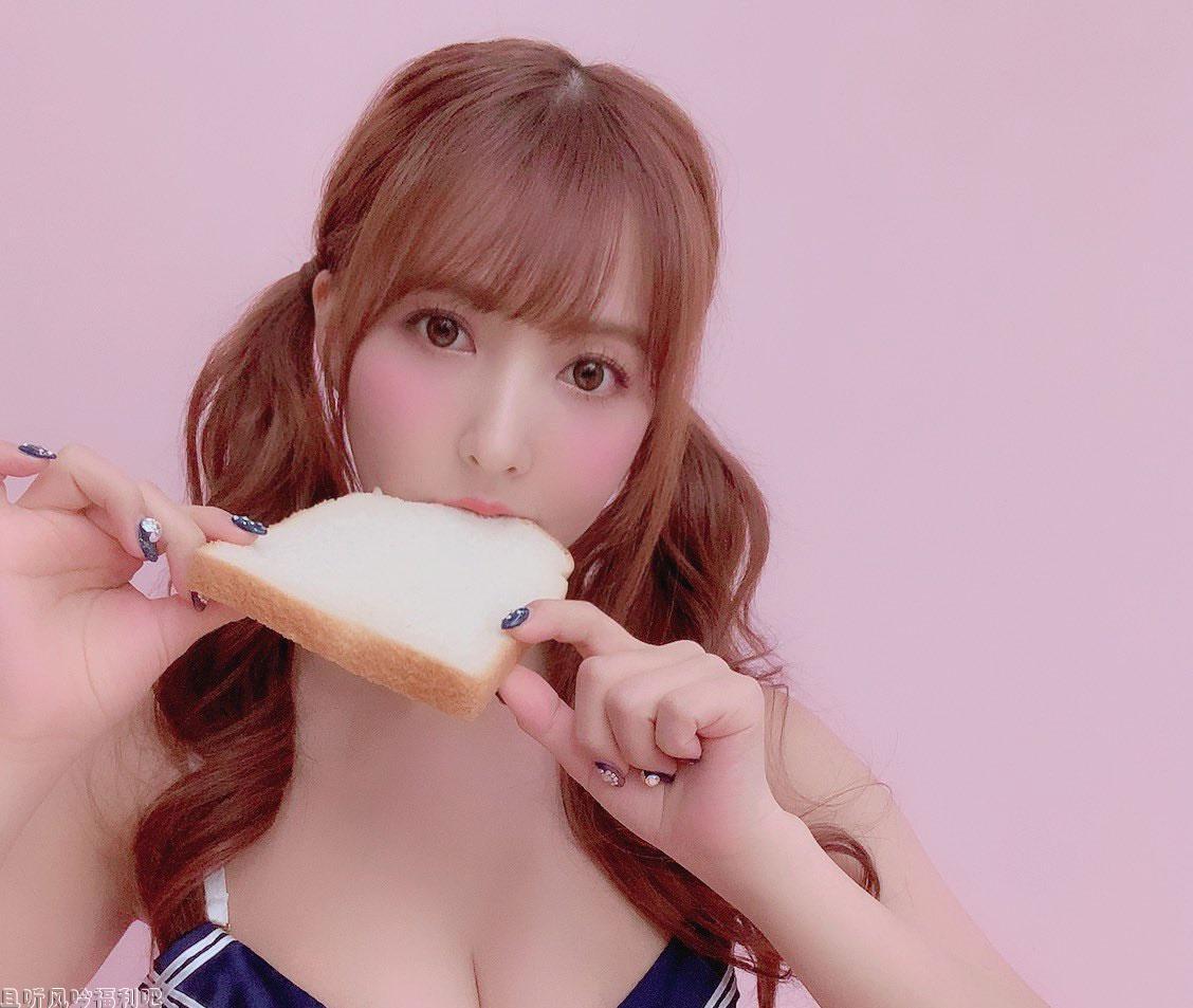 三上悠亚穿毛衣 你们找的在这里 - 壹忧舍