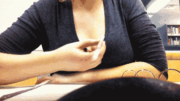 微博胸弹笔挑战 这也太有弹性了吧 - 壹忧舍