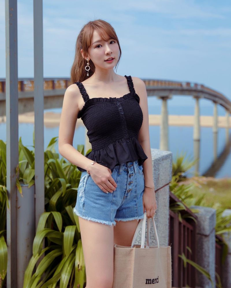 ▲林莎颜值高，身材也很有料。（图／林莎脸书）