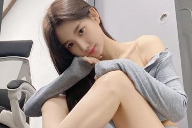 今日妹子图@2km2km 完美身材美的让人窒息 - 壹忧舍