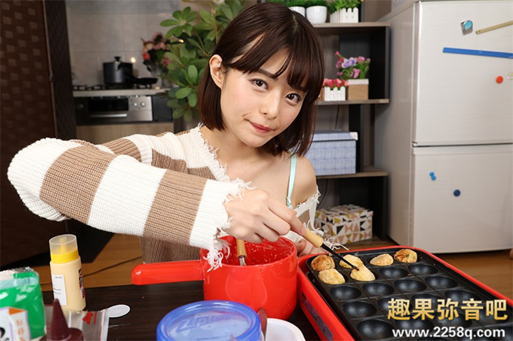 月乃露娜(月乃ルナ)VR作品[VRKM-216]男友视角喂你吃章鱼烧 - 壹忧舍