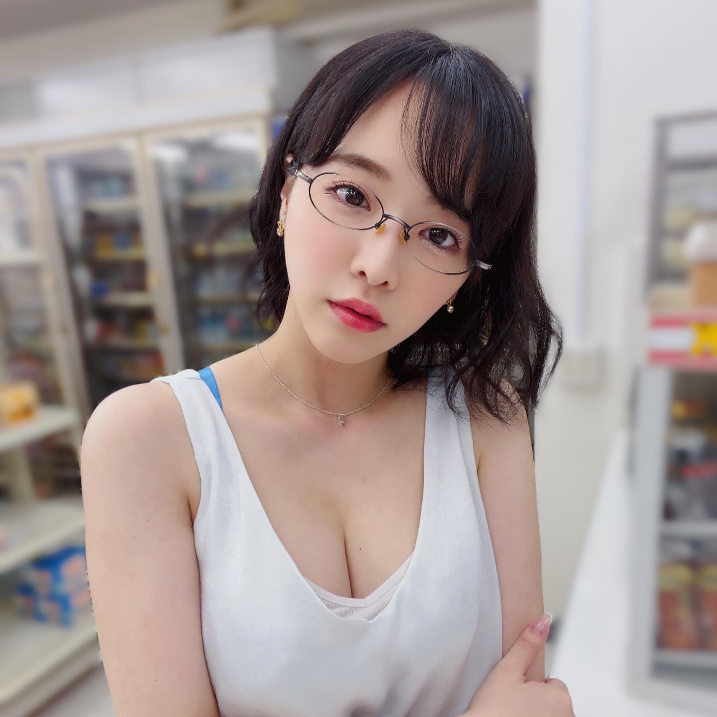 M系白虎女神《三宫椿》精选作品推荐封面及内容欣赏 - 壹忧舍