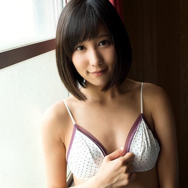 E乃女神「凑莉久」精选作品推荐封面及内容欣赏 - 壹忧舍