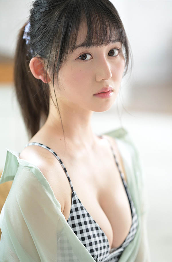 9.5头身美少女《小坂七香》精选作品推荐封面及内容欣赏 - 壹忧舍