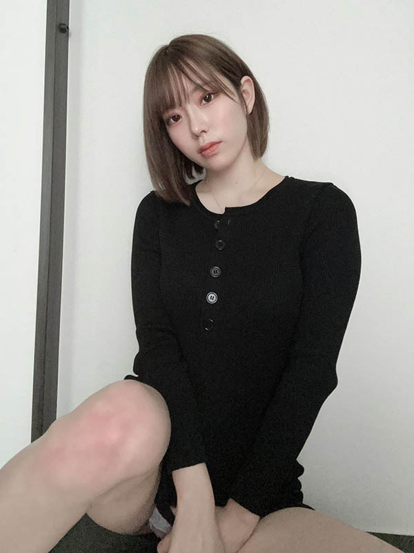 前偶像暗黑女星《朝日铃》精选作品推荐封面及内容欣赏 - 壹忧舍