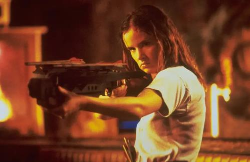 《天生杀人狂》暴力的镜像与媒介的狂欢 - 壹忧舍