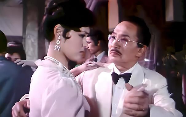 《红牡丹赌徒：花牌胜负》江湖赌局中的血色浪漫 - 壹忧舍