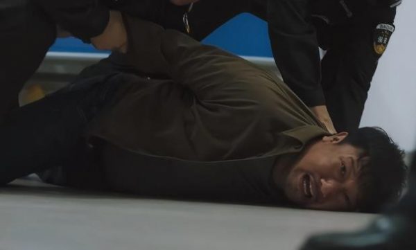 光影照见现实《无名之火》中的公正社会寓言 - 壹忧舍