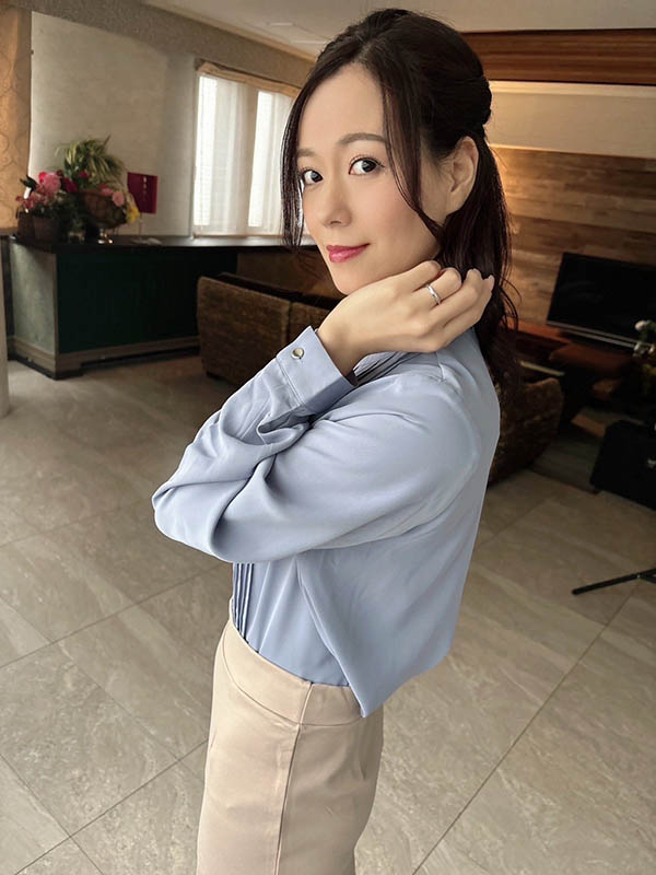 图片[2] - 资产破百万美金美女企业家「岬光」精选作品推荐封面及内容欣赏 - 壹忧舍